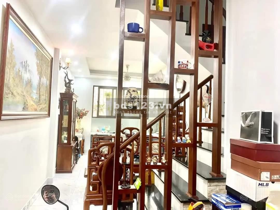 Cực hiếm. Phố Hoàng Ngọc Phách. Ô tô đỗ cửa kinh doanh 40m2x4t giá 7.38 tỷ