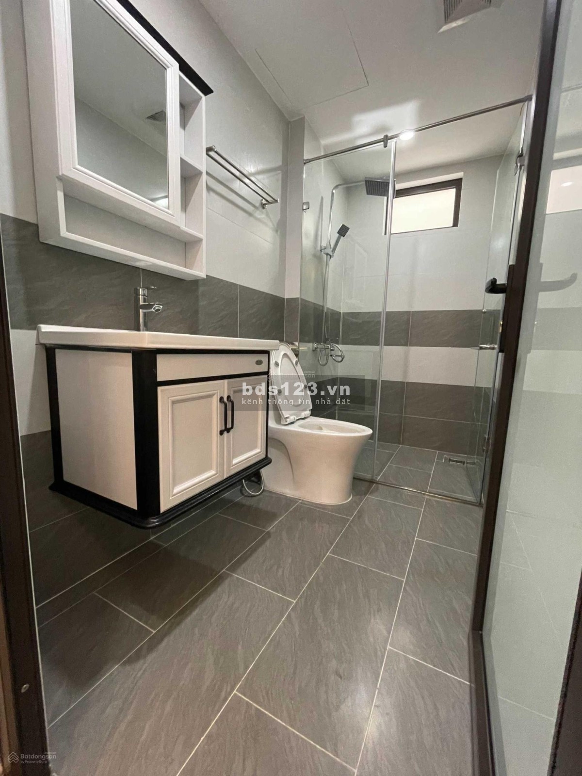 Cực hiếm. Phố Hoàng Ngọc Phách. Ô tô đỗ cửa kinh doanh 40m2x4t giá 7.38 tỷ