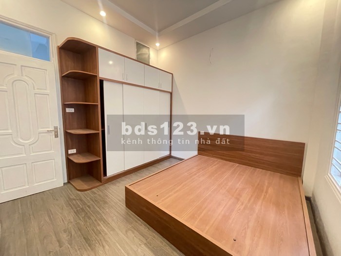 Bán nhà Nguyễn Trãi, nội thất chuyên gỗ đẹp lung linh, 40m2, 5.4 tỷ