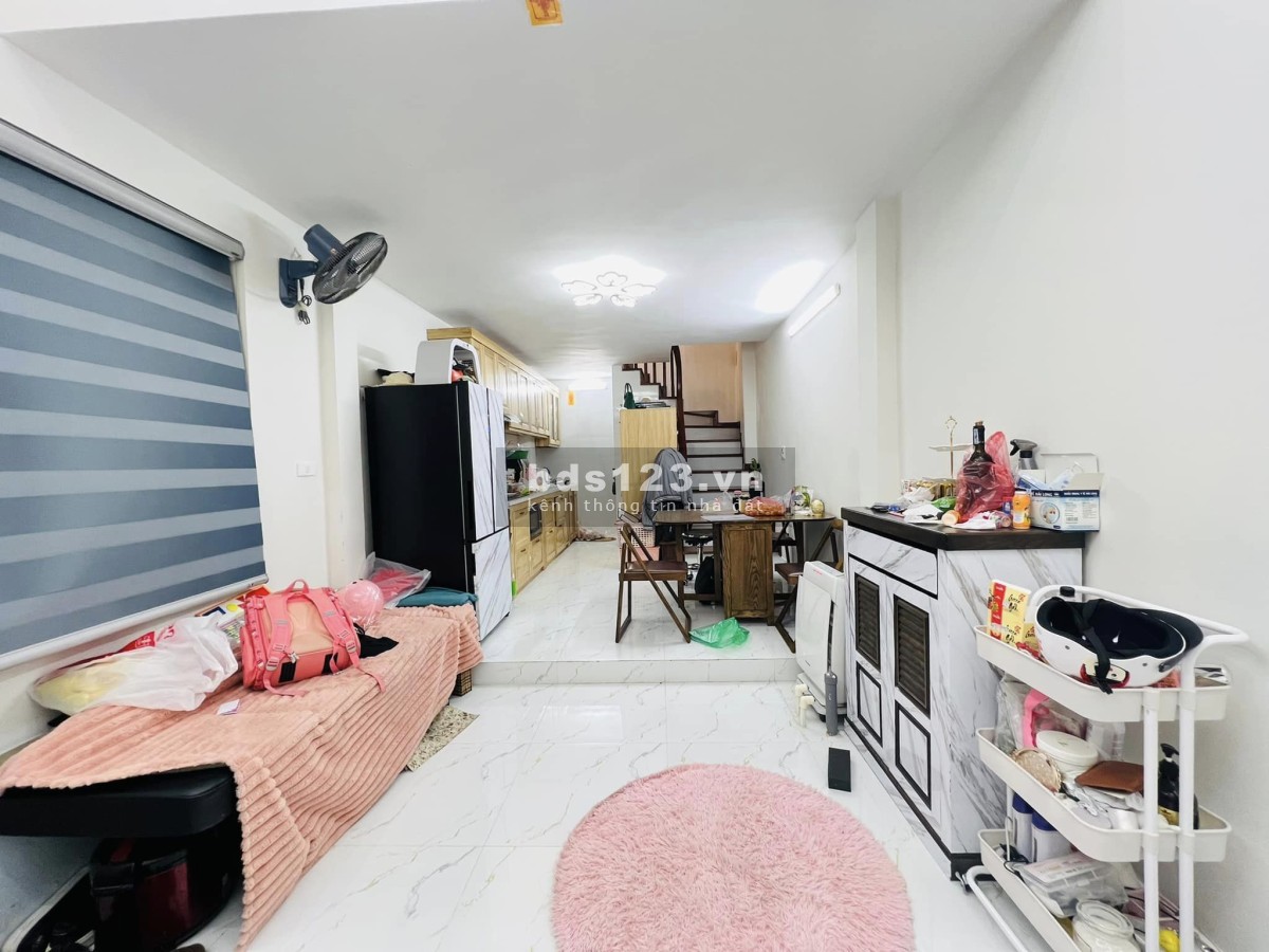 Bán nhà phố Thanh Nhàn, Hai Bà Trưng cách 1 nhà ra phố 32m giá 5.65 tỷ