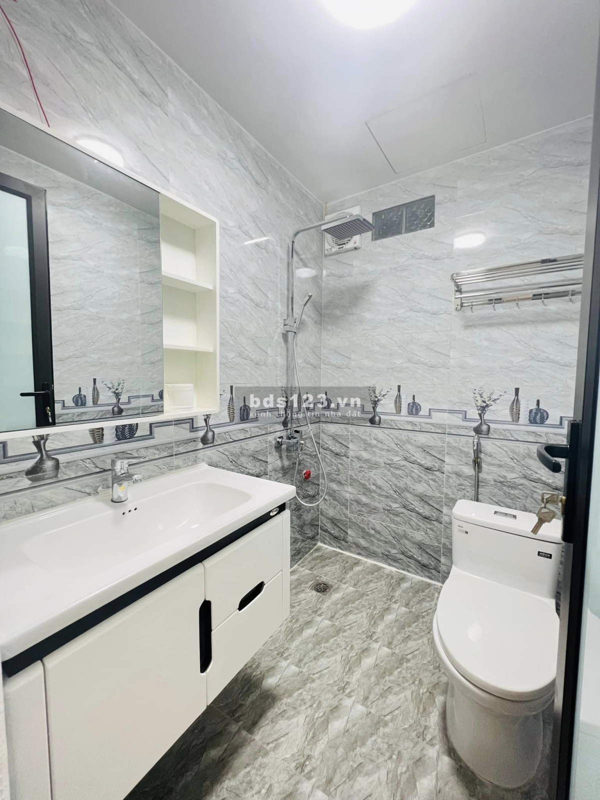 Bán nhà phố Thanh Nhàn, Hai Bà Trưng cách 1 nhà ra phố 32m giá 5.65 tỷ