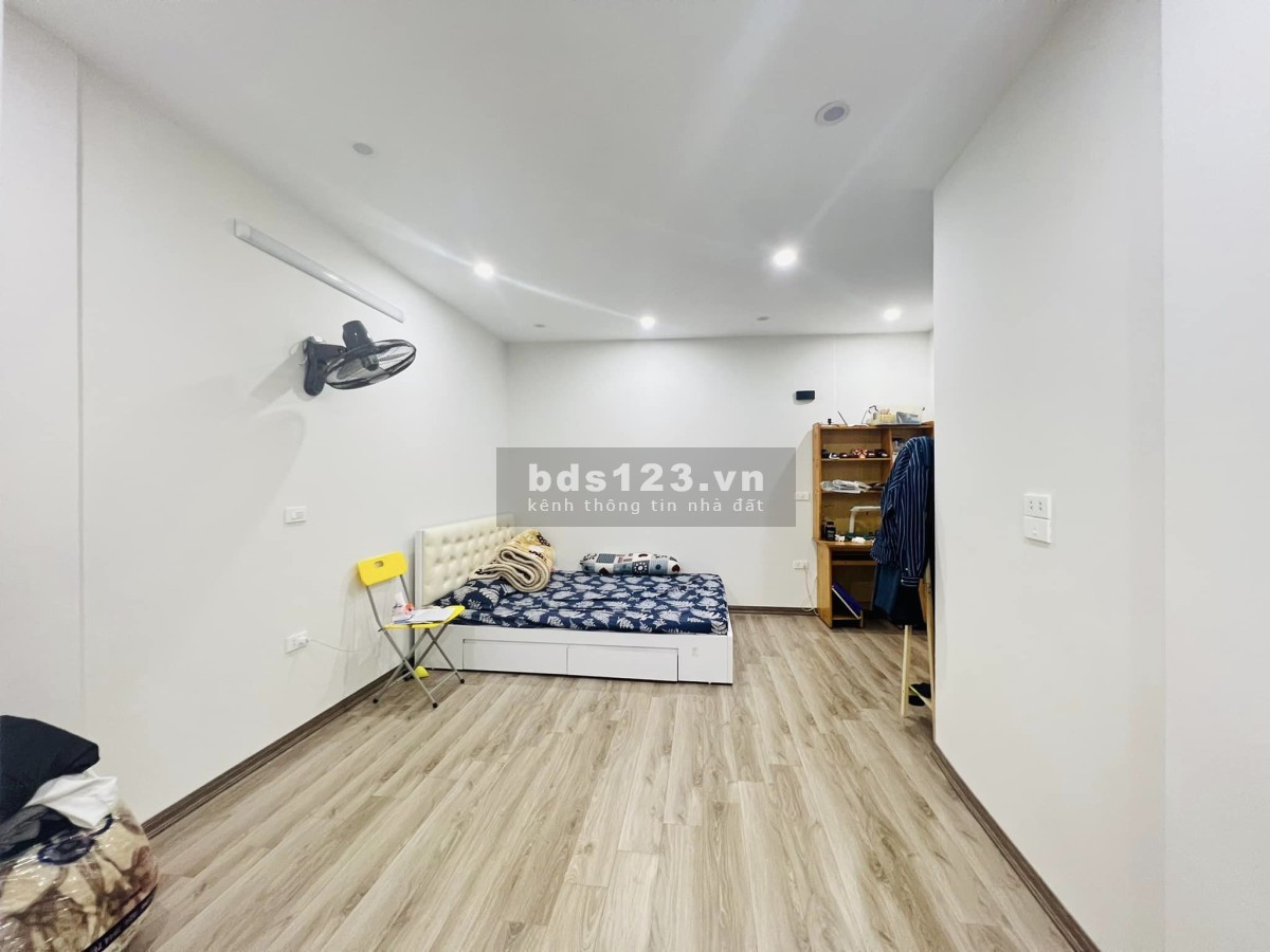 Bán nhà phố Thanh Nhàn, Hai Bà Trưng cách 1 nhà ra phố 32m giá 5.65 tỷ
