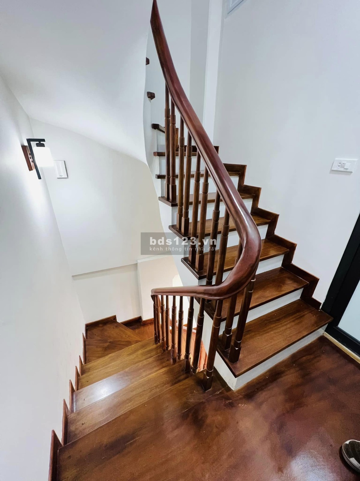 Bán nhà phố Thanh Nhàn, Hai Bà Trưng cách 1 nhà ra phố 32m giá 5.65 tỷ