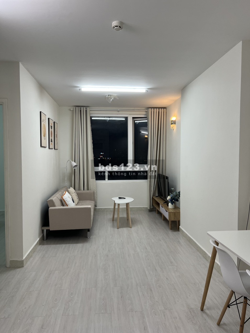 Cho thuê 2pn cc 90 Riverside Nguyễn Hữu Cảnh, p 22, quận Bình Thạnh