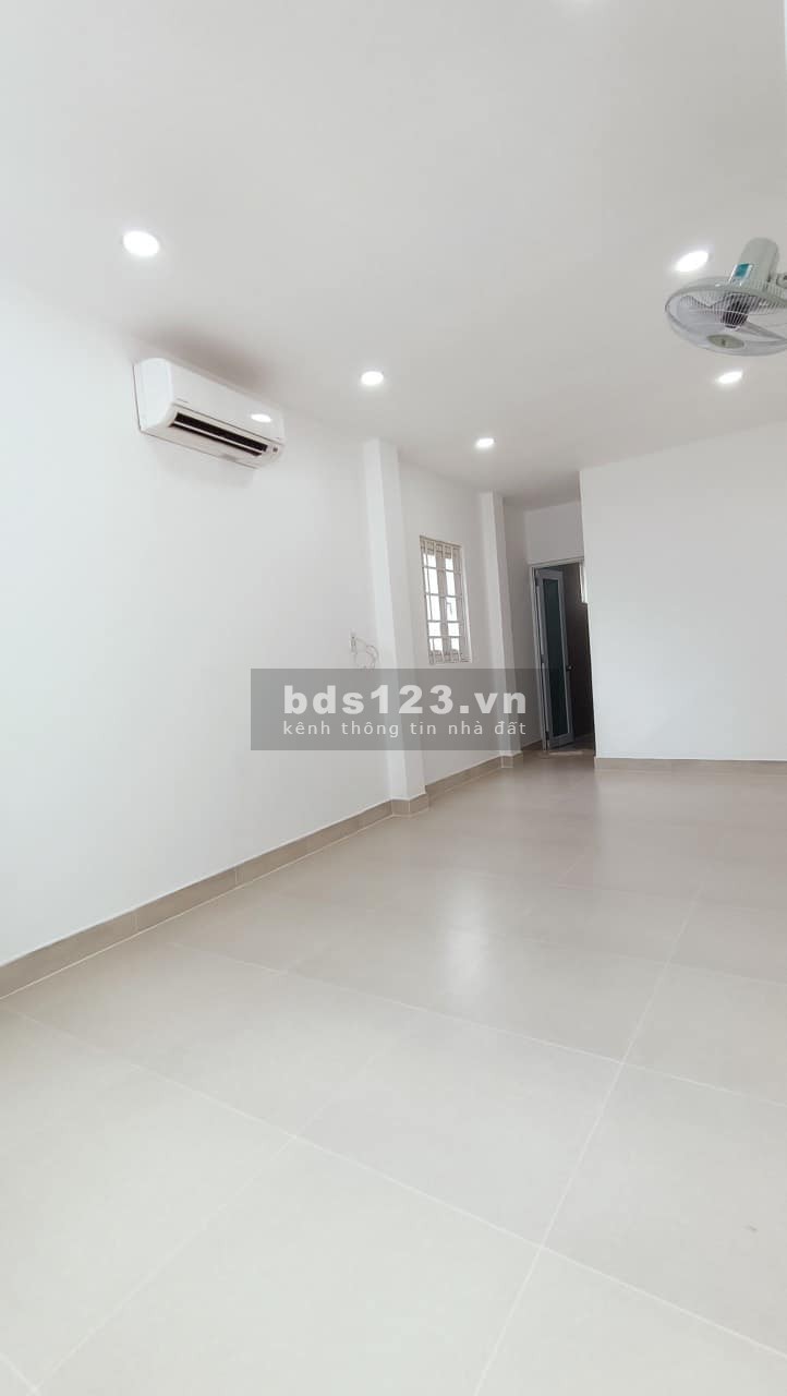 Bán nhà Nguyễn Đình Chiểu 5 tầng đúc, hẻm to 40m2 quân 3 giá chỉ 5,85 tỷ.