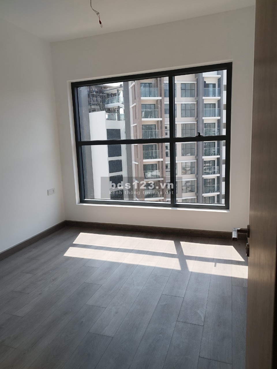 Bán gấp 2 phòng ngủ Diamond Alnata Celadon City giá 4ti1 bao hết