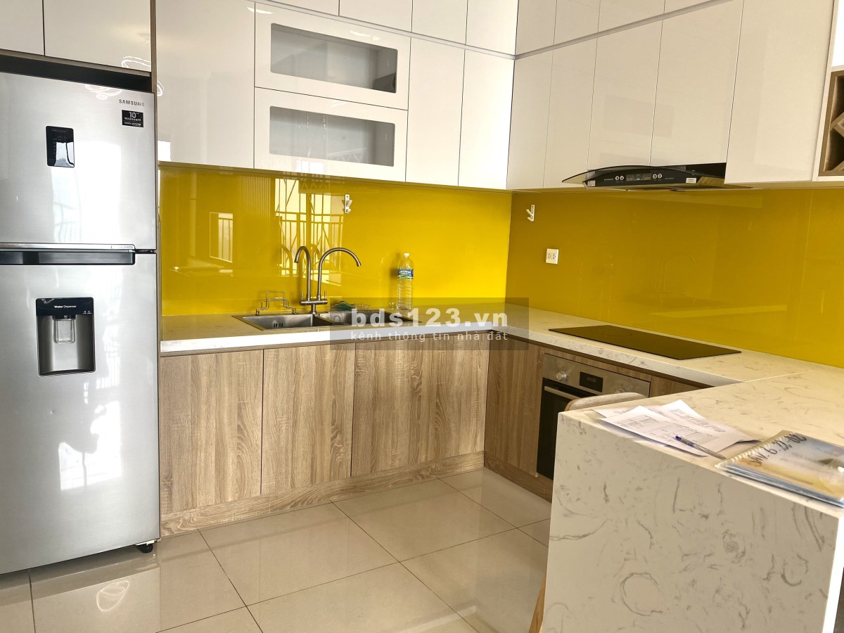 Cần bán căn hộ full nội thất, 2PN tầng cao tại The Sun Avenue, LH 0937179028