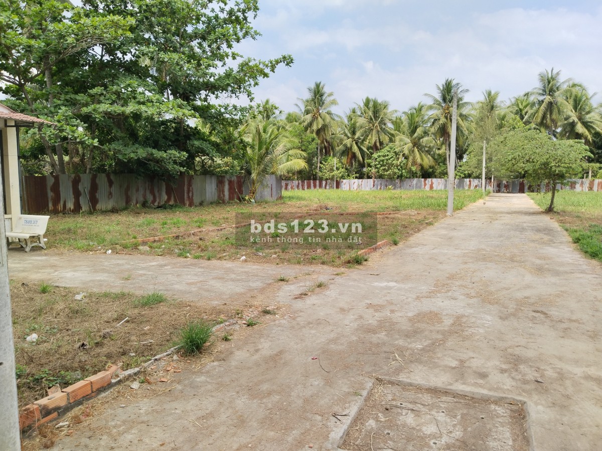Bán nền góc 2 mặt tiền đường, thổ cư 100%, 100m2, gần trường cấp 2 An Khánh, Châu Thành, Bến Tre