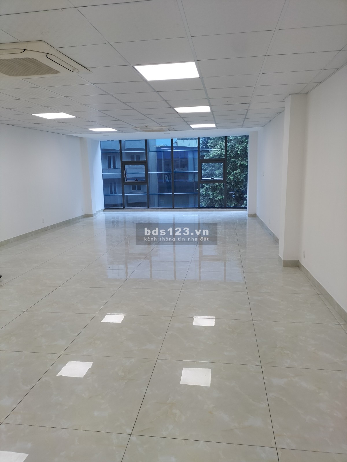 Cho thuê văn phòng đẹp giá tốt Etown đường Ấp Bắc Tân Bình dt 140m2 giá thuê 29 triệu/tháng đã PQL