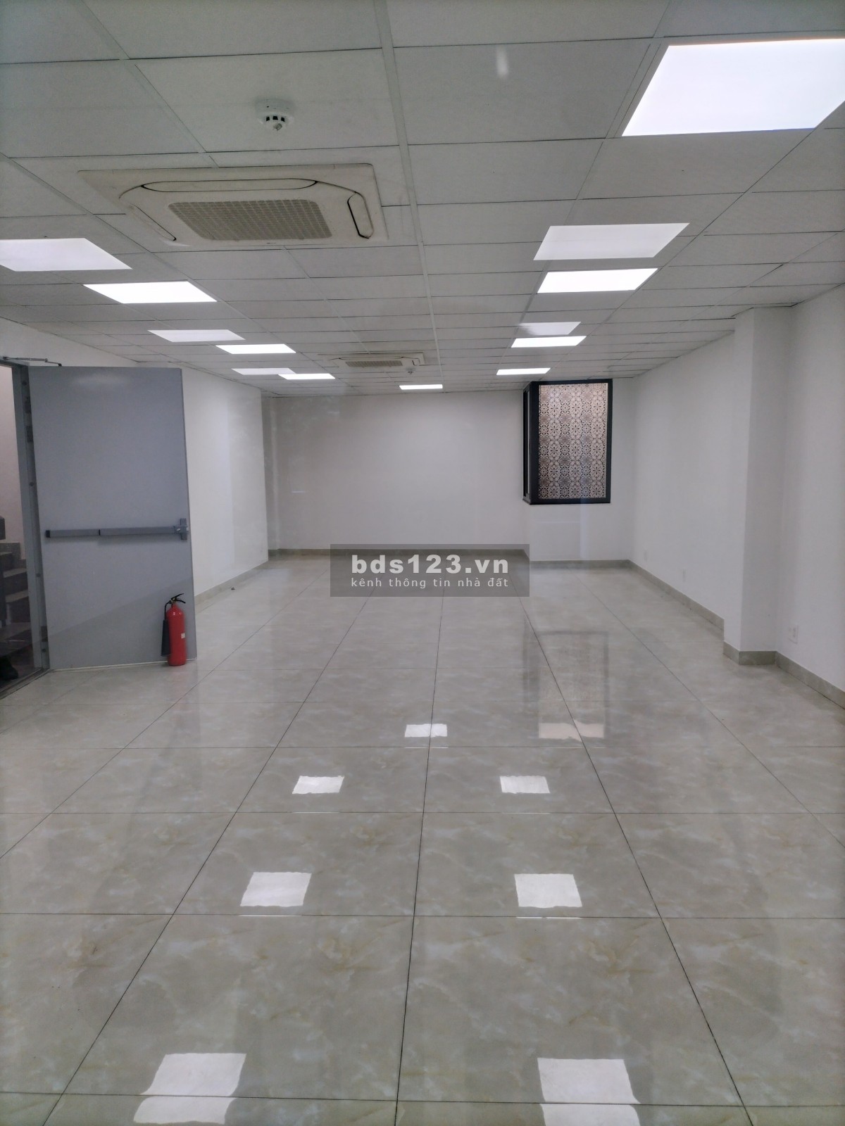 Cho thuê văn phòng đẹp giá tốt Etown đường Ấp Bắc Tân Bình dt 140m2 giá thuê 29 triệu/tháng đã PQL