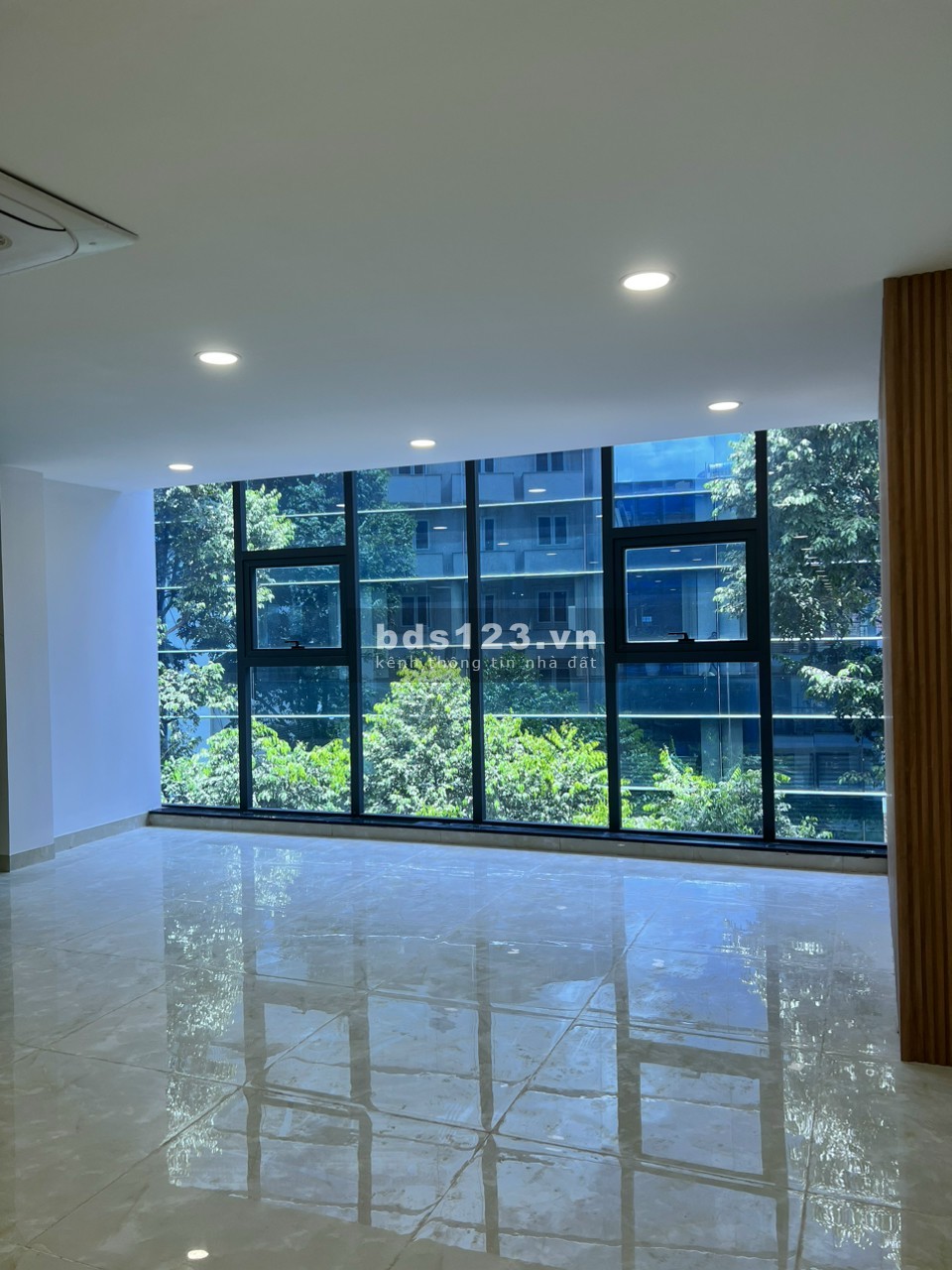 Cho thuê văn phòng đẹp giá tốt Etown đường Ấp Bắc Tân Bình dt 140m2 giá thuê 29 triệu/tháng đã PQL