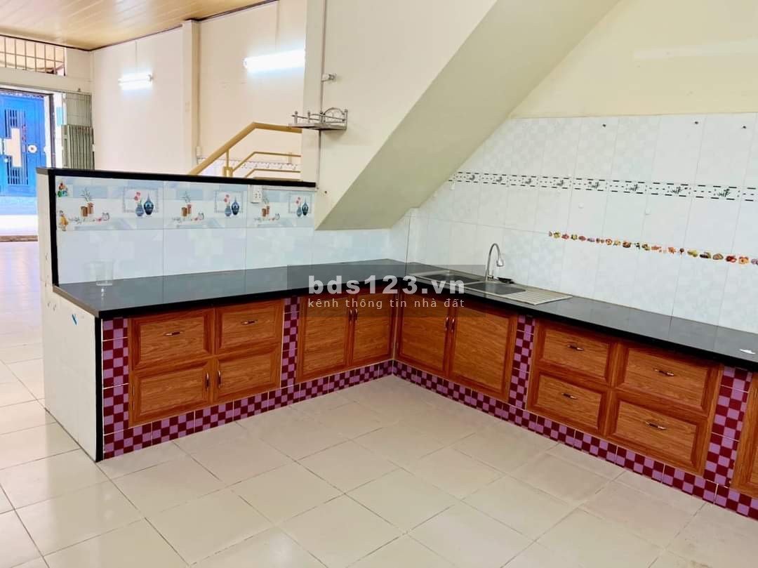 Cho thuê nhà HXH Luỹ Bán Bích Quận Tân Phú 4 x15m, 2 tầng chỉ 8 triệu thương lượng