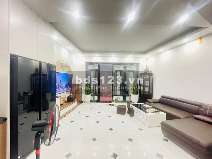 Bán nhà Nguyễn Trãi, nội thất lung linh, 40m2, 4.6 tỷ