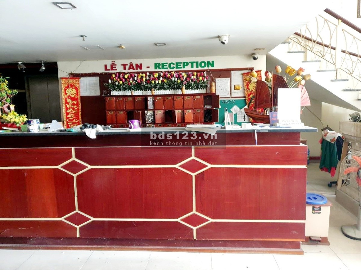 Bán khách sạn 7 tầng, đang kinh doanh, trung tâm hành chính Quận 2. Dt 438m2. Chỉ 100 triệu/m2.