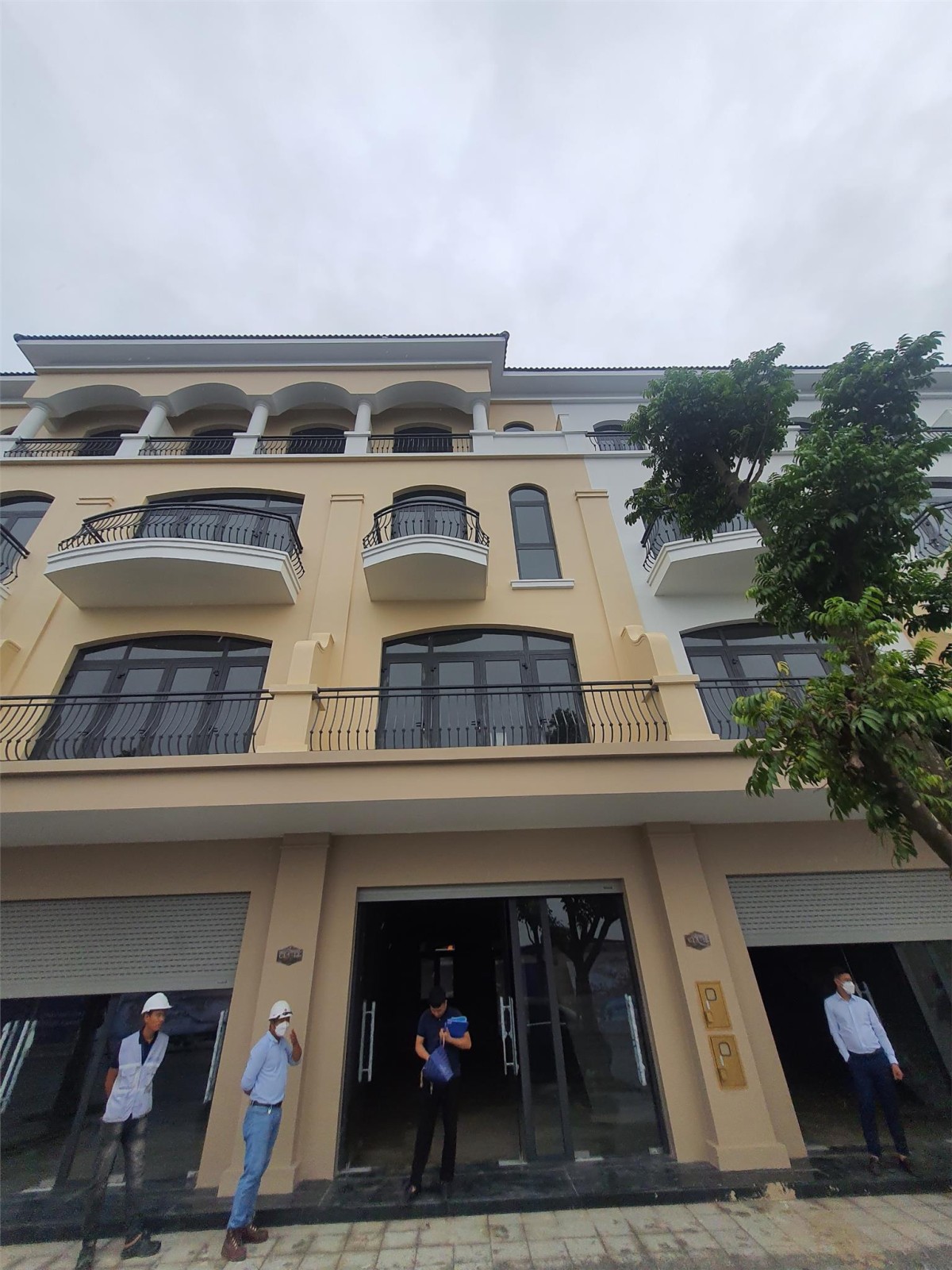 Cần Bán Gấp Căn Chà Là đông nam 58,5m 5xx tỷ VOCP 2LH: O88.654I.988
