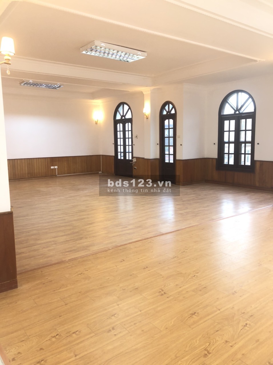 Chính chủ cho thuê VP tại Linh Lang, Ba Đình.
