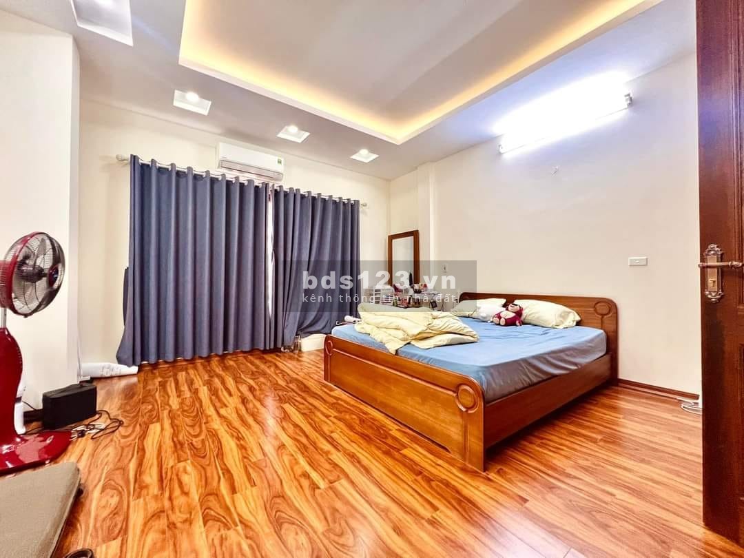 Bán nhà mặt phố Đống Đa - lô góc - 2 thoáng - ôtô - kd - dt 40m2x5t mt 4.6m - nhỉnh 8 tỷ.