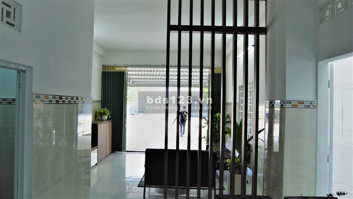 Bán nhà mặt tiền kinh doanh 1 trệt 1 lầu và dãy phòng trọ cho thuê