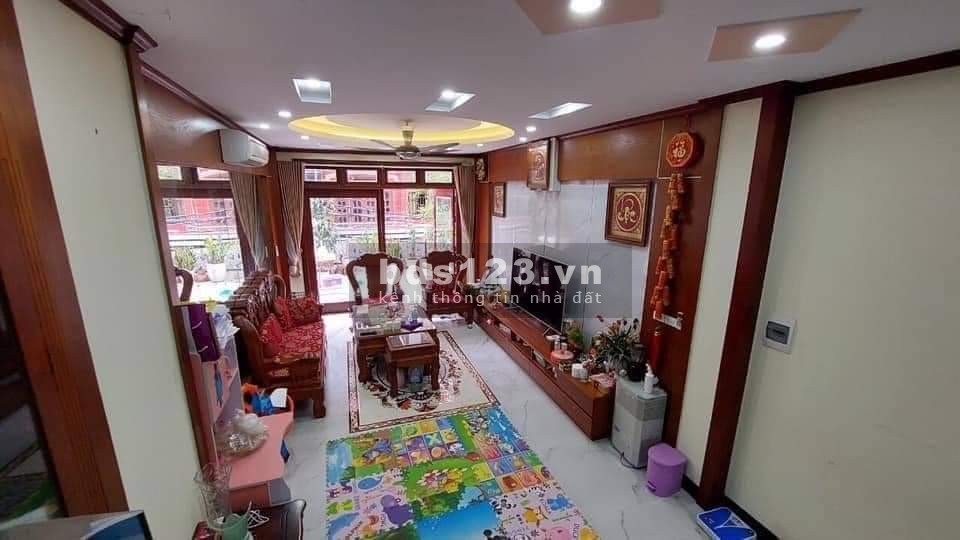 Bán nhà nằm ở mặt ngõ ô tô đỗ cửa, 50m ra phố Minh Khai