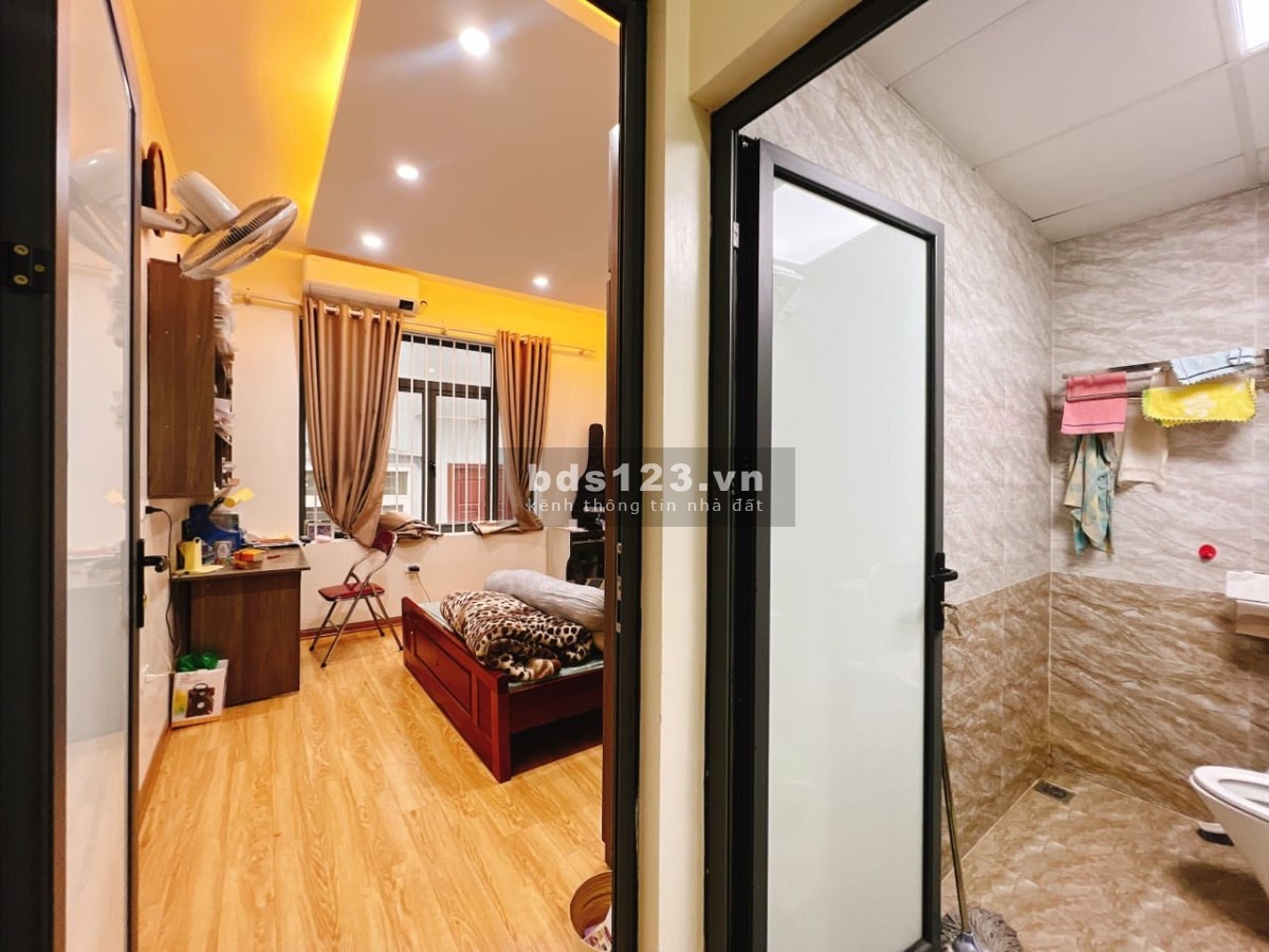 Bán nhà phố Tô Vĩnh Diện quận Thanh Xuân, nhà mới, ô tô đỗ cách 10m, ngõ thông 40m2 5 tầng 6.5tỷ
