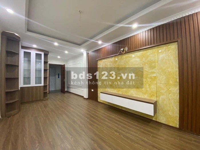 Bán nhà Nguyễn Trãi – Cạnh Royal – Ngõ nông thông 2 đầu – Thang máy – 6,888 tỷ