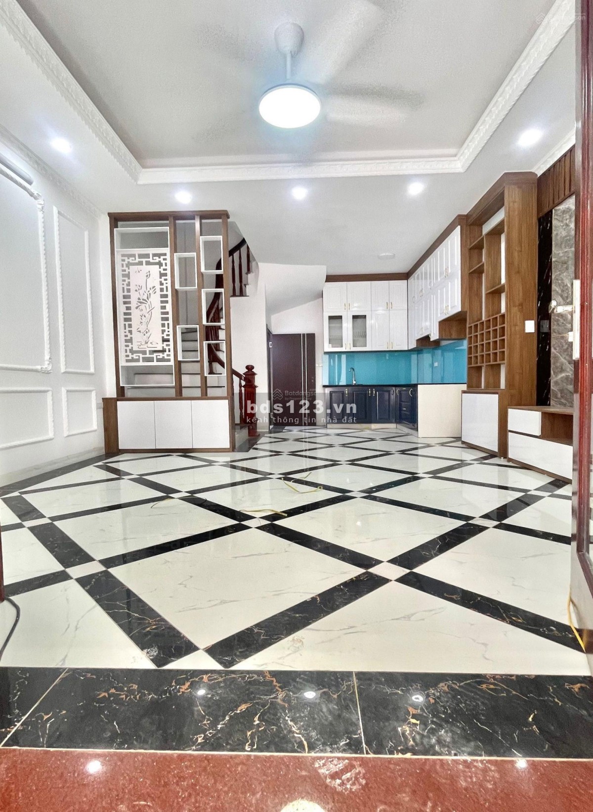 Nhà mới đẹp 35m2 xây 5 tầng mặt ngõ 10m ra phố Hồ Tùng Mậu, Mai Dịch, Cầu Giấy. Giá 4.3 tỷ