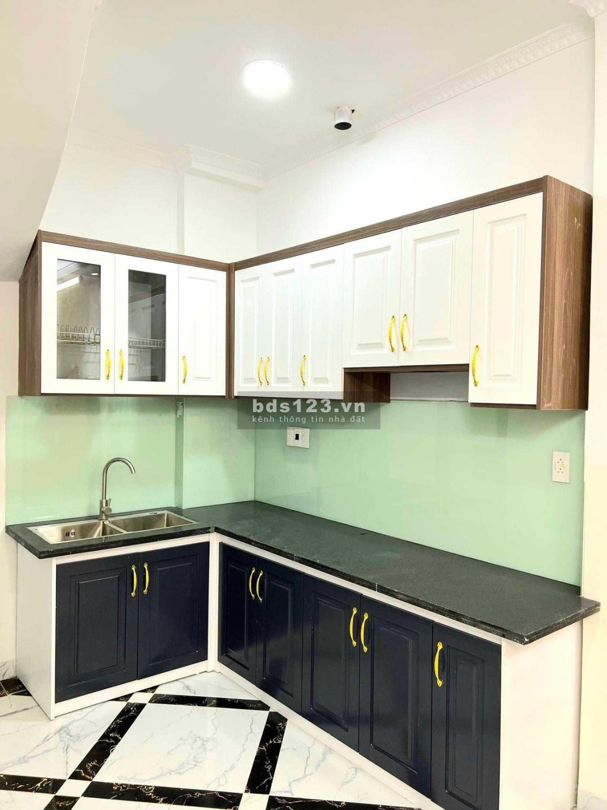 Nhà mới đẹp 35m2 xây 5 tầng mặt ngõ 10m ra phố Hồ Tùng Mậu, Mai Dịch, Cầu Giấy. Giá 4.3 tỷ