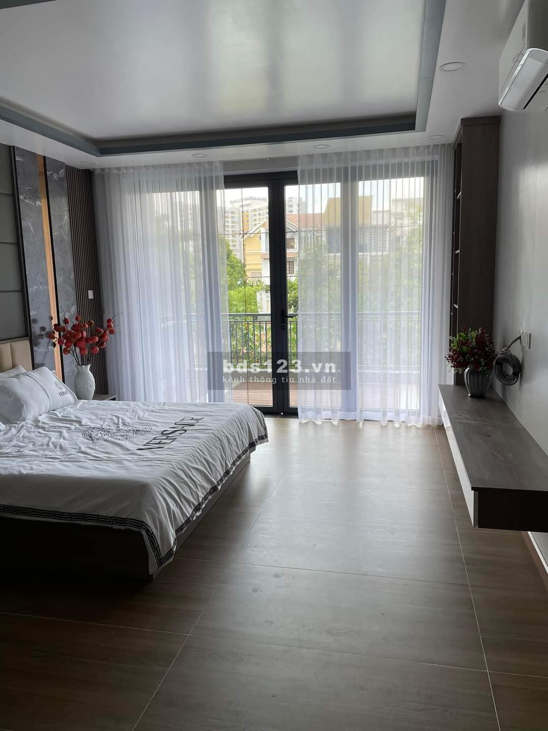 Bán gấp Biệt Thự Đ.Nguyễn Văn Linh, P. Bình Thuận, Q7, 238m2 = 8m x 29m, 5 lầu, 18,5 tỷ!