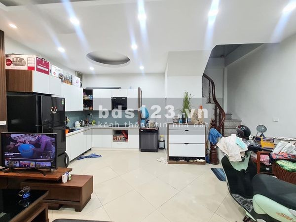 Định Công trung tâm quận - Gần phố, gần ô tô, ngõ thông - 34M2 5 tầng mặt tiền 5.2M giá 3.1 tỷ