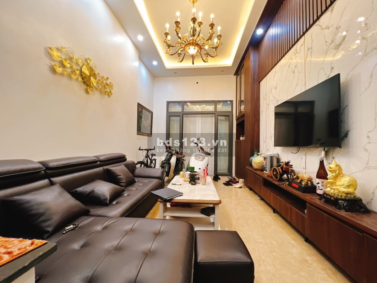 Bán nhà phố Tô Vĩnh Diện quận Thanh Xuân, nhà mới, ô tô đỗ cách 10m, ngõ thông 40m2 5 tầng 6.5tỷ