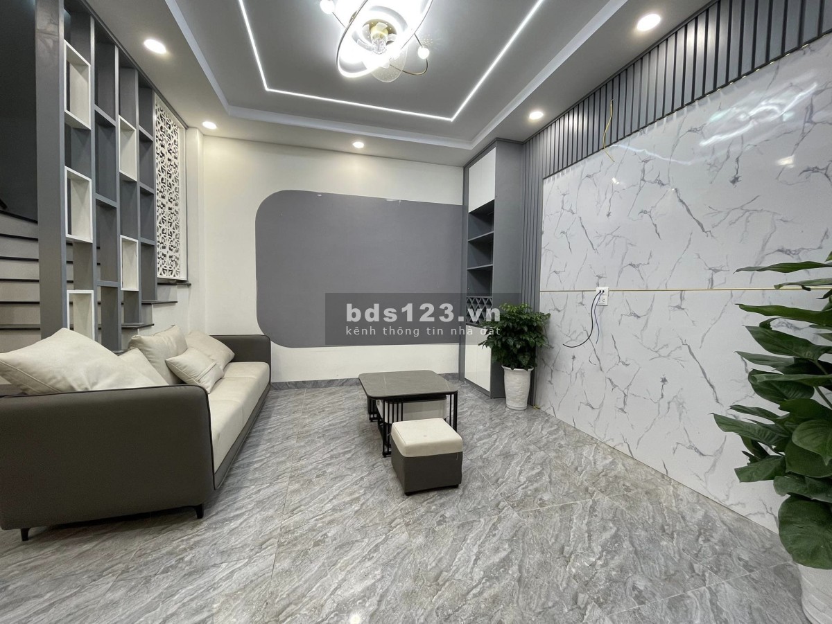 bán nhà Nguyễn Khoái, Hoàng Mai, Hà Nội 30m2x5 tầng, ô tô đỗ cửa – 3 tỷ
