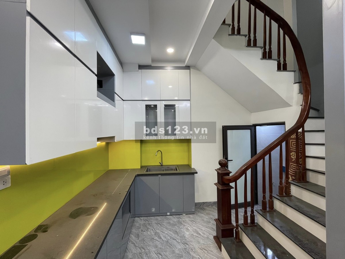 bán nhà Nguyễn Khoái, Hoàng Mai, Hà Nội 30m2x5 tầng, ô tô đỗ cửa – 3 tỷ