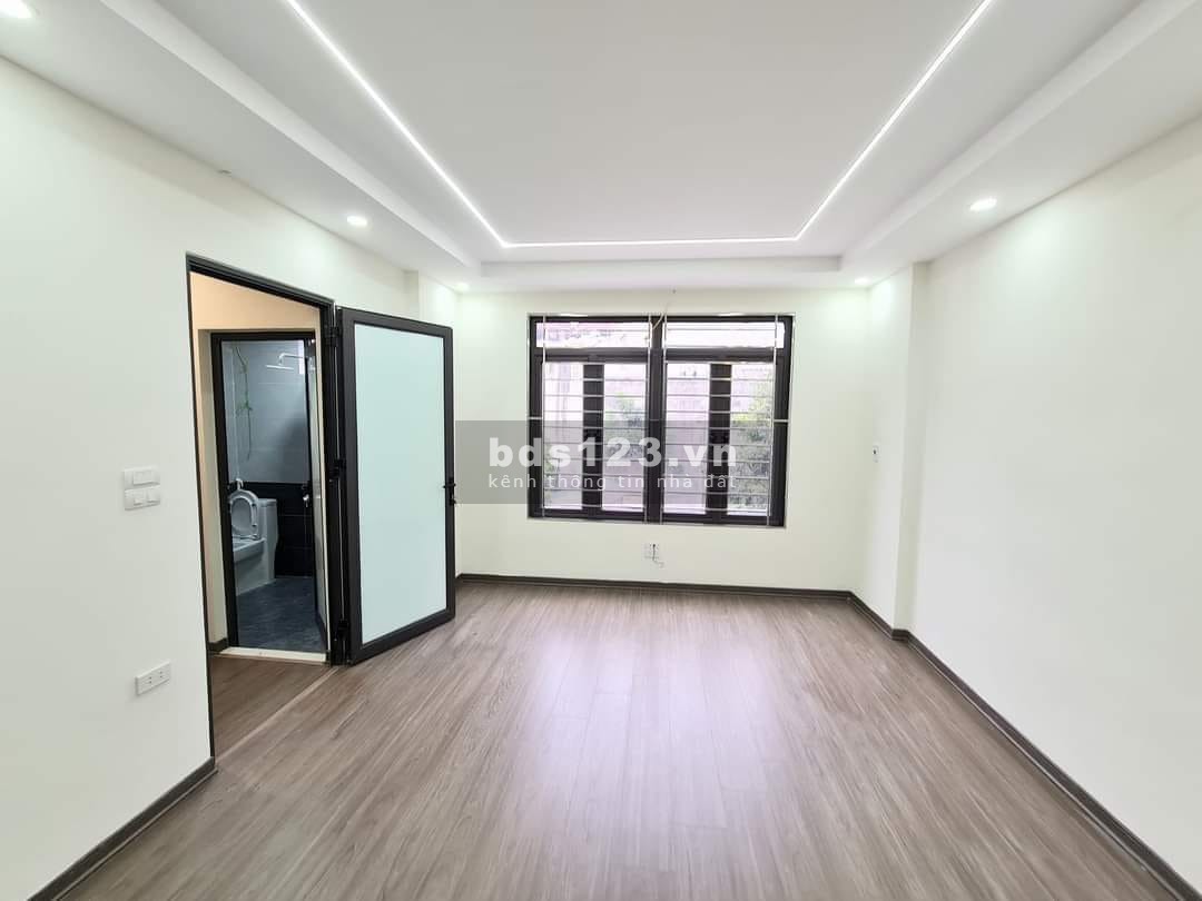 bán nhà Nguyễn Khoái, Hoàng Mai, Hà Nội 30m2x5 tầng, ô tô đỗ cửa – 3 tỷ