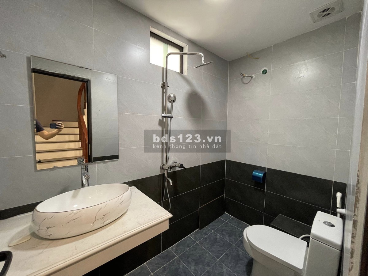 bán nhà Nguyễn Khoái, Hoàng Mai, Hà Nội 30m2x5 tầng, ô tô đỗ cửa – 3 tỷ