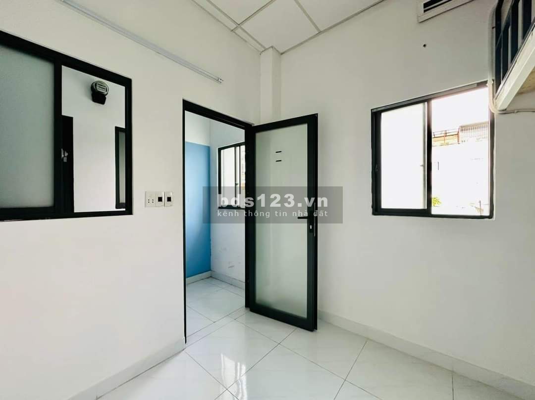 Phòng có gác siêu thoáng mát ngay Lâm Văn Bền Quận 7