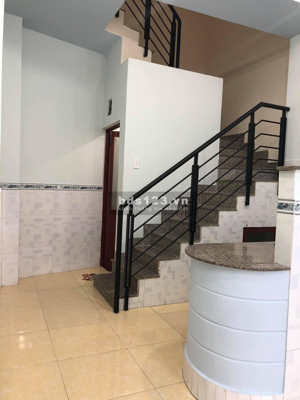 Cần cho nhà ngay Nguyễn Tri Phương quận 10, ngang lớn 6m, 30tr