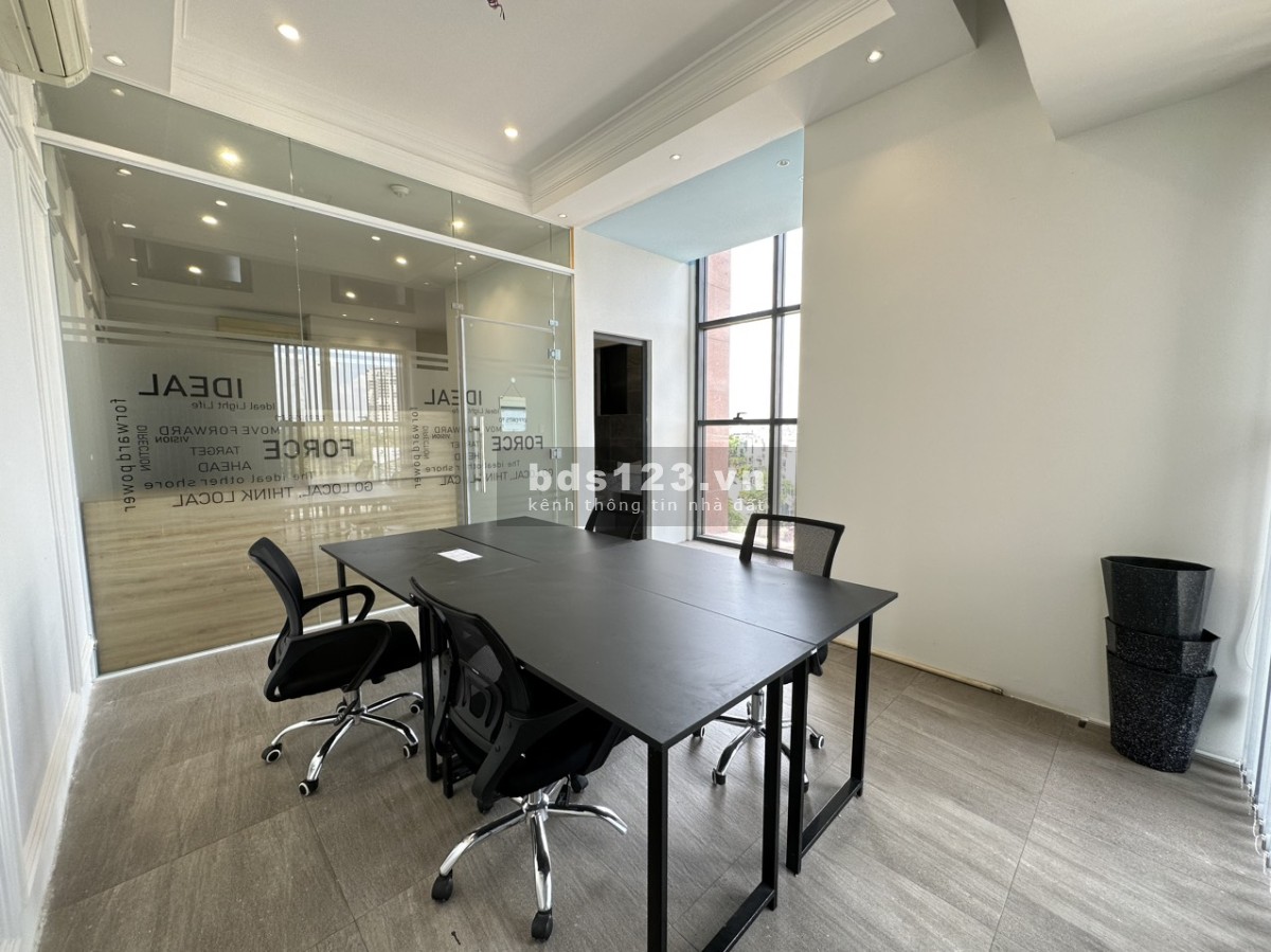 Cho thuê văn phòng trống sẵn 100m2 The Sun Avenue