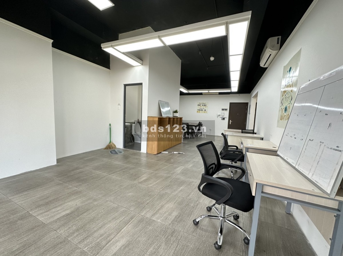 Cho thuê văn phòng trống sẵn 100m2 The Sun Avenue