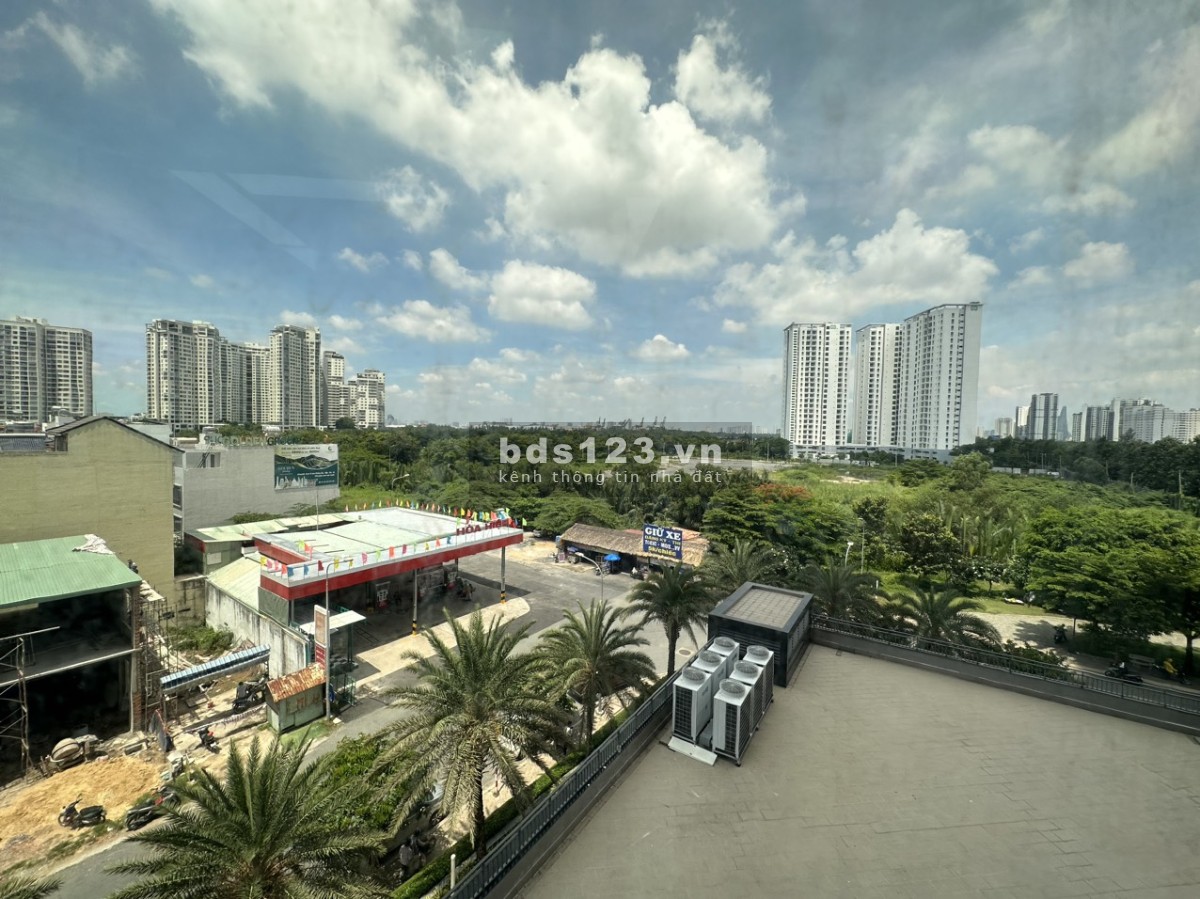 Cho thuê văn phòng trống sẵn 100m2 The Sun Avenue