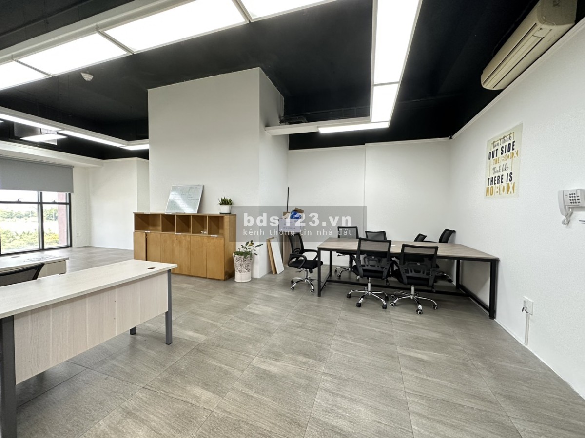 Cho thuê văn phòng trống sẵn 100m2 The Sun Avenue