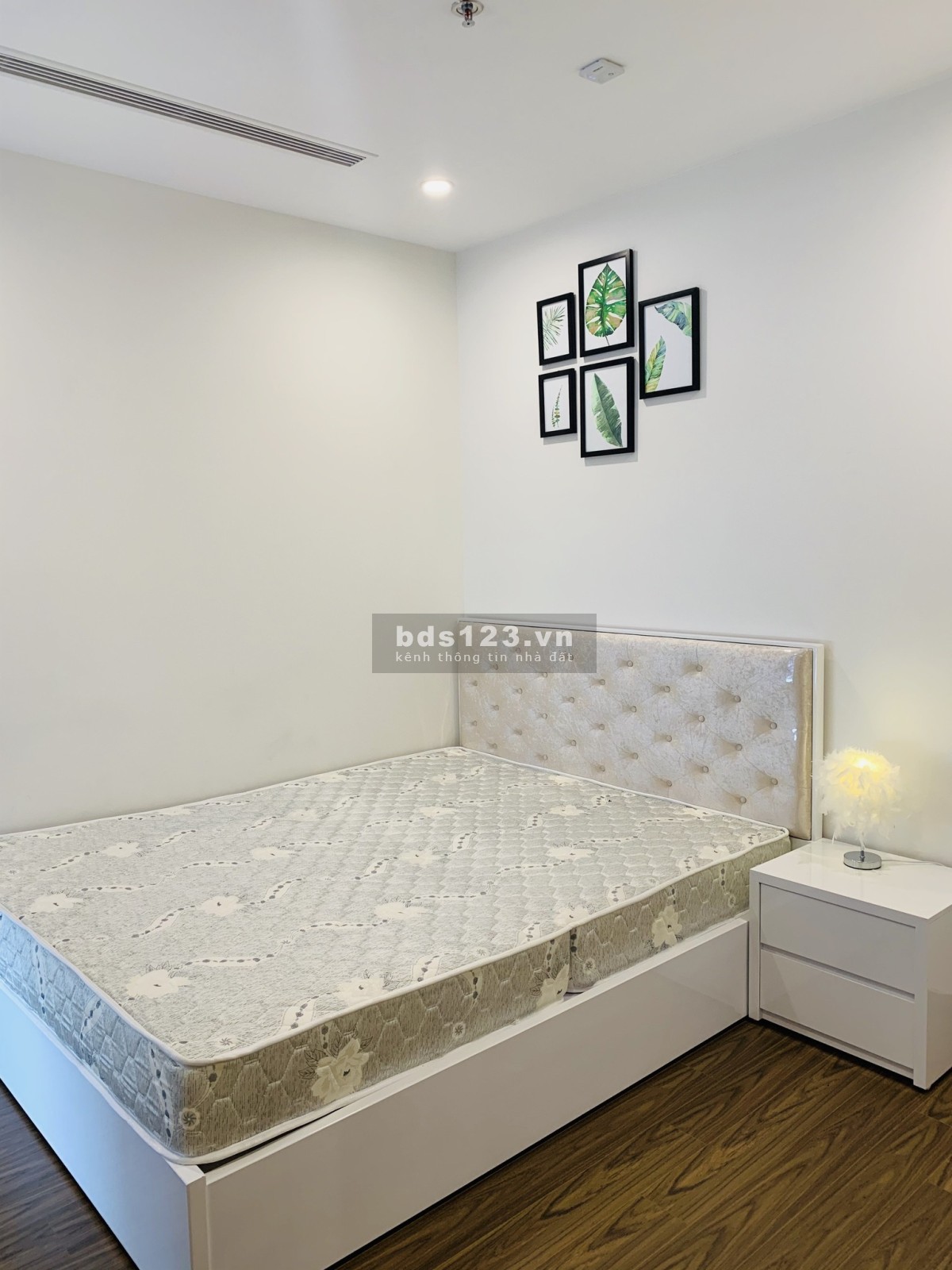 Chính chủ bán căn góc chung cư CT2C Nghĩa Đô giá 2.2 tỷ