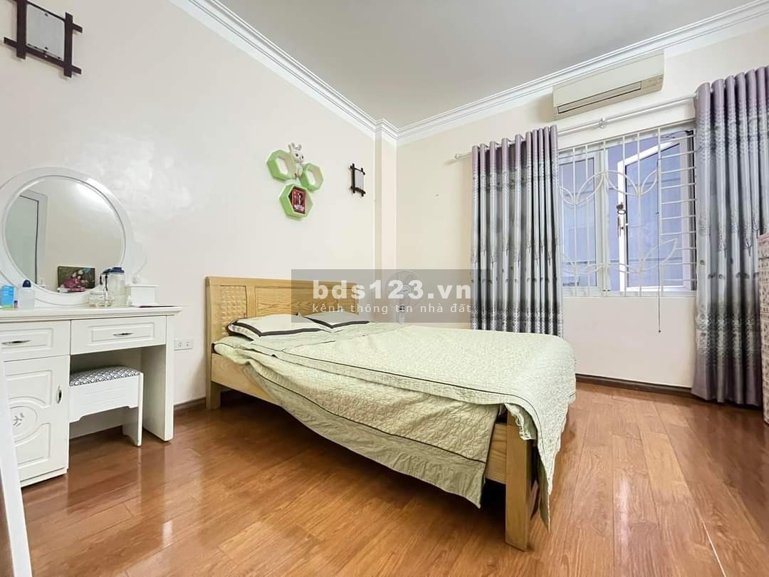 Tuyệt đỉnh an sinh, bán nhà phố Ngụy Như Kon Tum, 40m2 , Gần 4 Tỷ