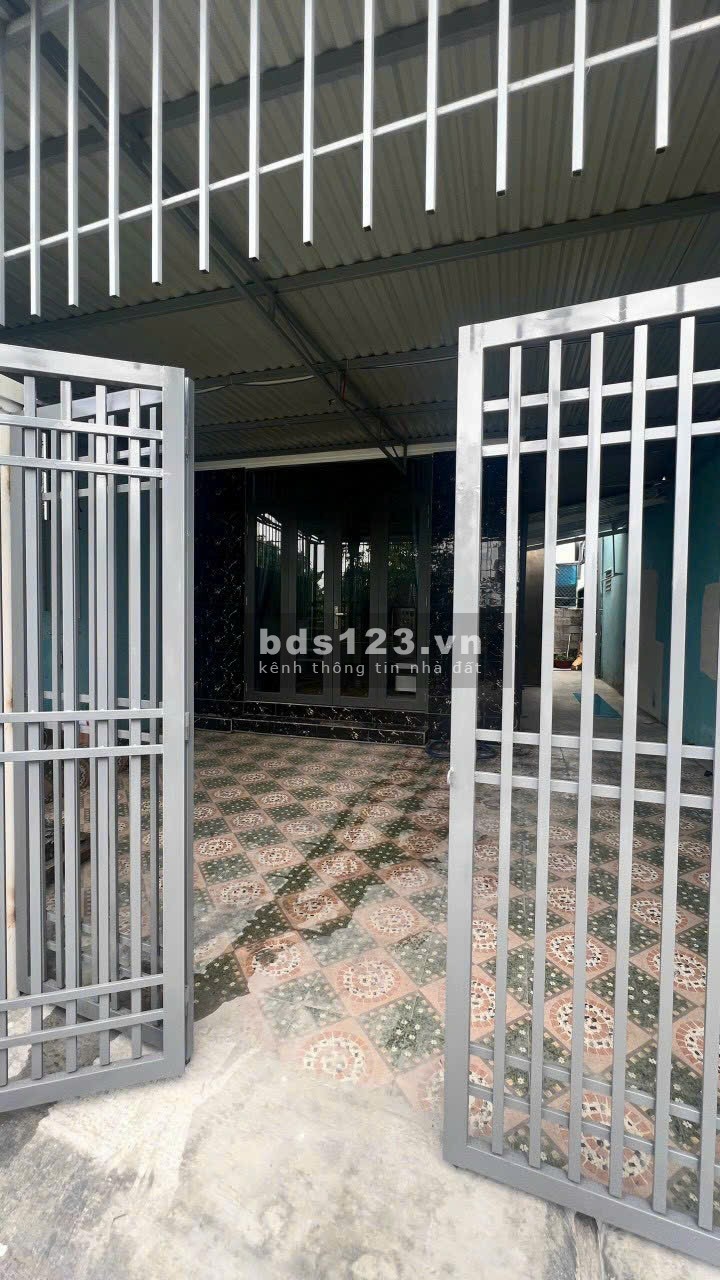 Bán căn nhà 2MT 110m2 đường Bàu Tre, Tân An Hội, Củ Chi, thiết kế 2PN 1WC, SHR 110m2 giá 465 Triệu