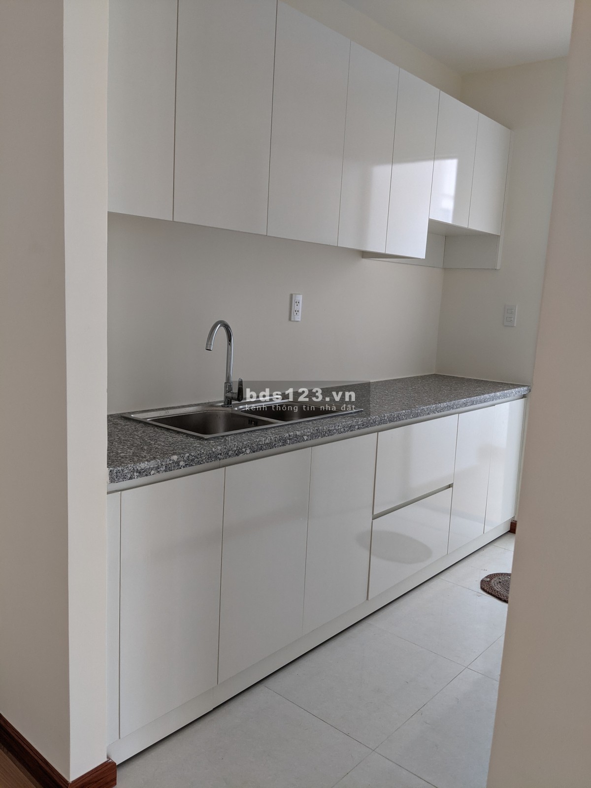 Chính chủ cần bán căn GÓC 2PN 65m2 tầng cao mới, chưa ở, D28 - 01 chung cư Diamond Riverside quận 8