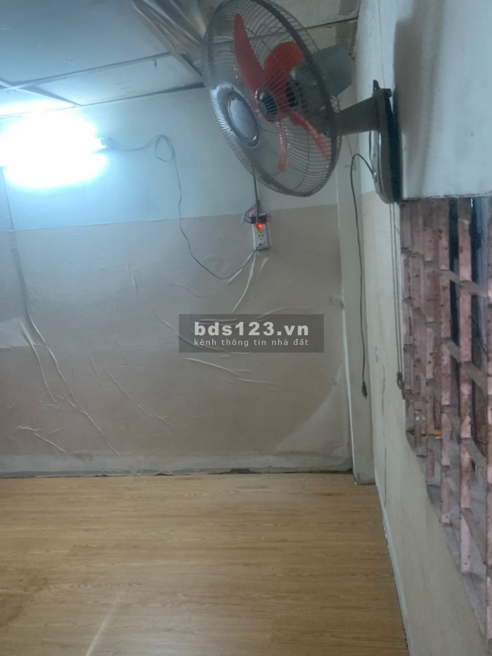Phòng trọ siêu rẻ 1tr5 mặt tiền gần siêu thị Emart và ĐH Công Nghiệp