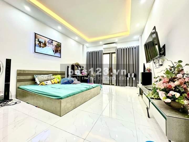 Đẹp ko tì vết – Bán nhà Hoàng Mai 45m2 nở hậu, full nội thất 100tr/m2