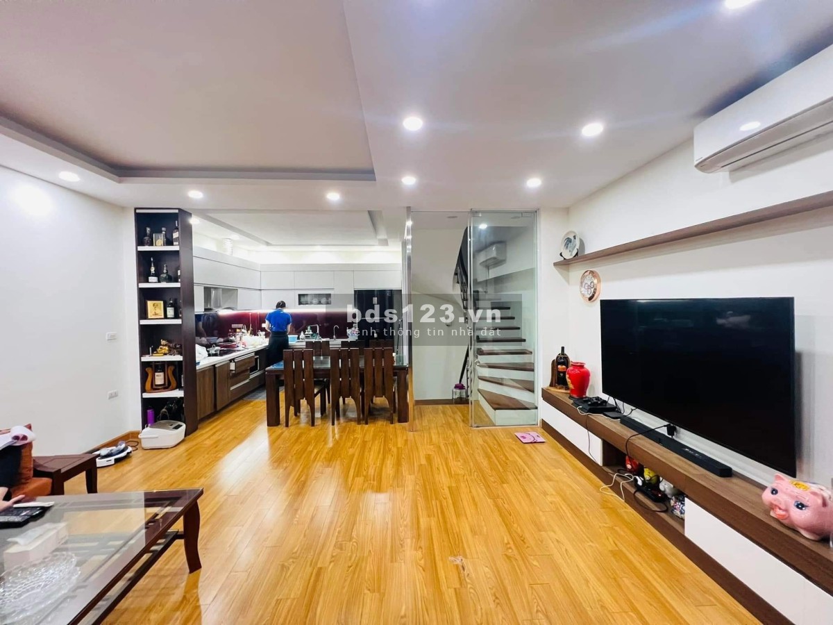Bán nhà mặt phố Khâm Thiên - lô góc - 2 thoáng, ôtô, kd, dt 45m2x5t mt 4.5m, nhỉnh 8 tỷ.