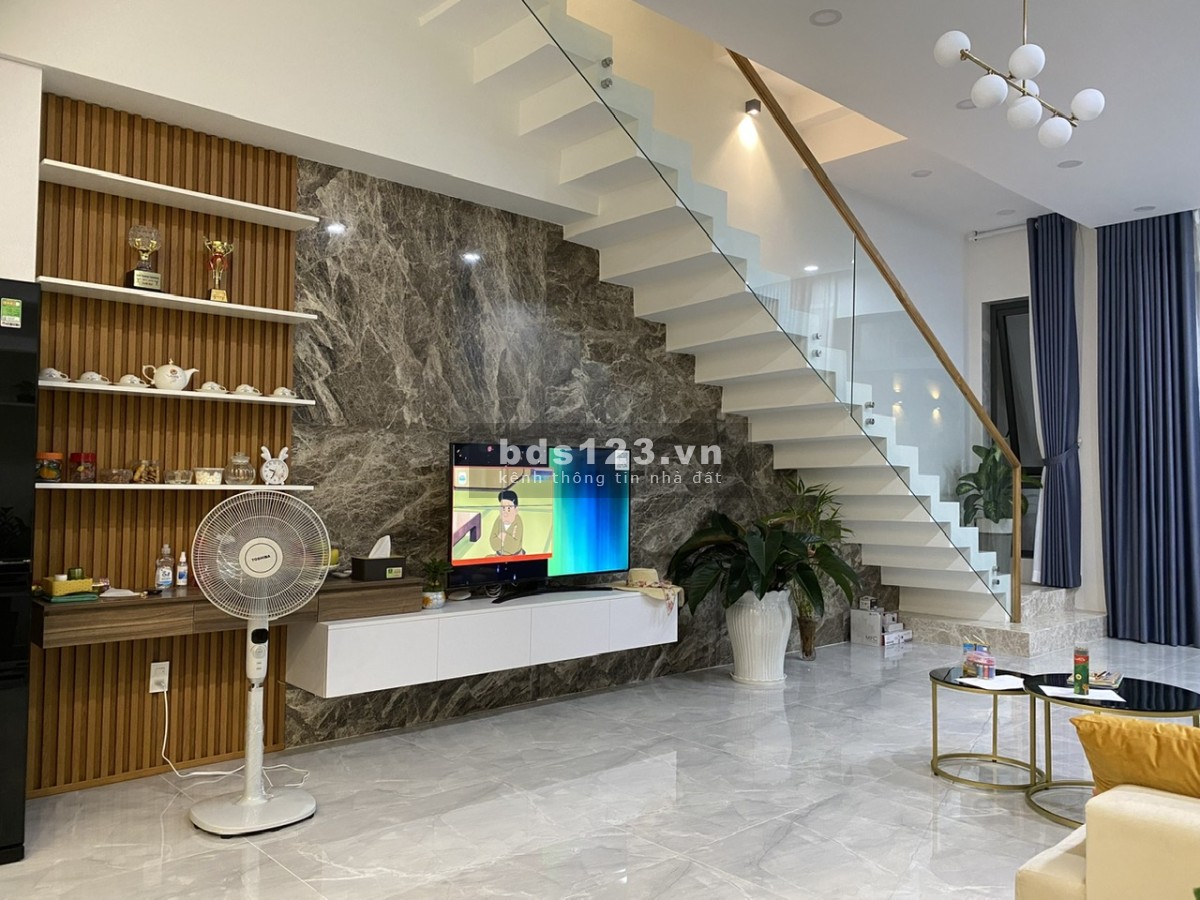 Cho thuê nhà mới nguyên căn đủ nội thất kdc Hồng Long, Hiệp Bình Phước,TĐ
