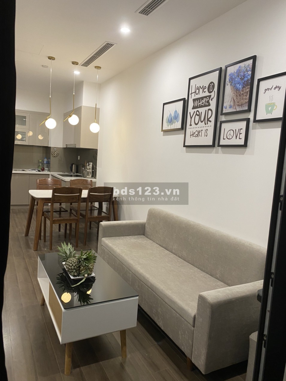 Cho thuê căn hộ cao cấp Vinhomes Symphony: 2PN, cơ bản 10tr/th & đủ đồ 14tr/th, LH: 0896861233