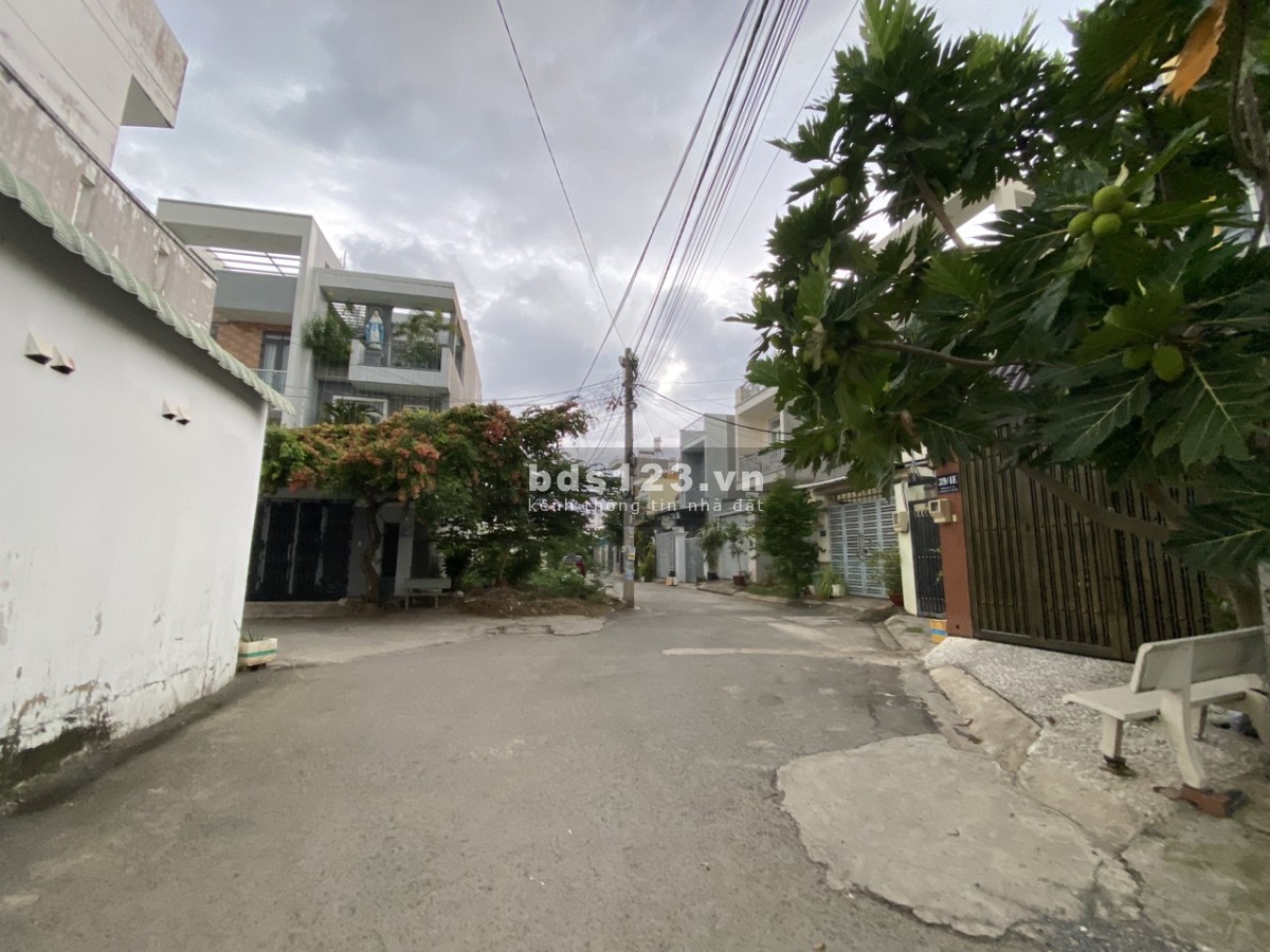 Cần bán 252.1m2 đất thổ cư phường Phú Hữu, Quận 9, khu dân cư hiện hữu. Giá 8ty5